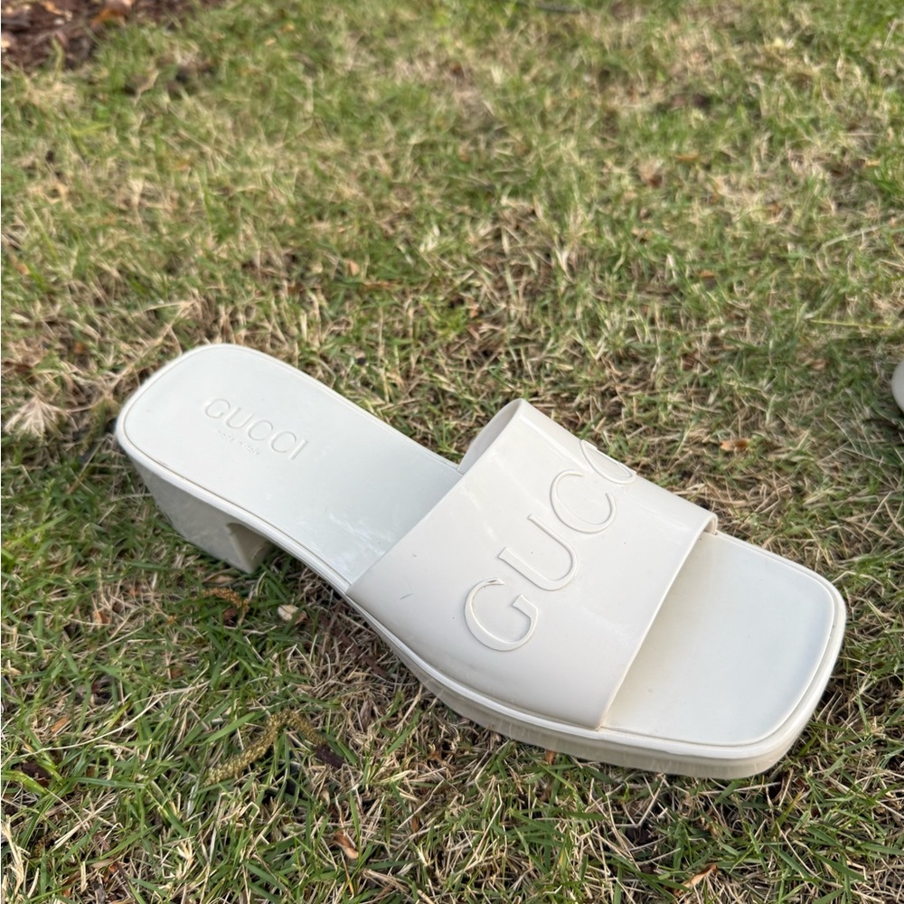 Women's GUCCI white Glossy Rubber Block Heel Slide Jelly Sandals Sz EU 40 - Picture 7 of 13